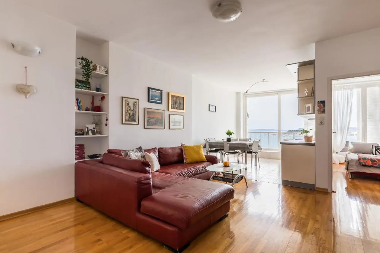 5Th Floor Apartment- Harborview سبليت