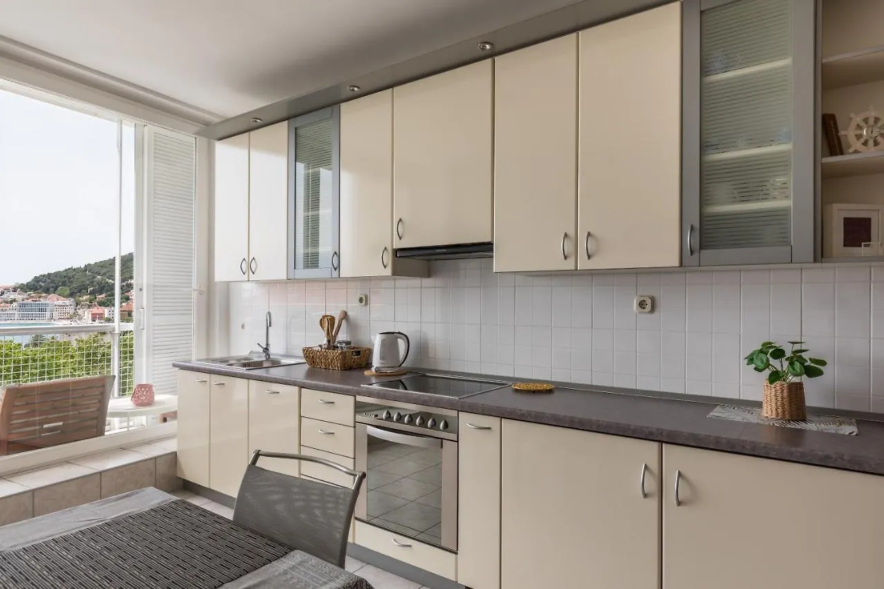 5Th Floor Apartment- Harborview سبليت